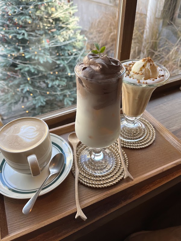 GUMO CAFE cloud bookshop 3