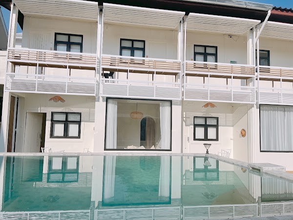 Moji Pool Villa & Ice Cream
