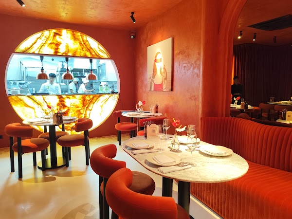 LUNA Gastro Theatre | Fine Dining Restaurant & Tasting Menu 3