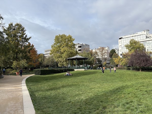 Villemin - Mahsa Jîna Amini Garden 3