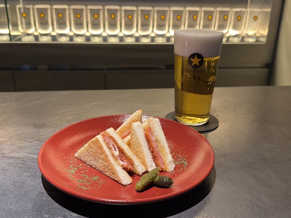 Sapporo Draft Beer Black Label THE BAR 4
