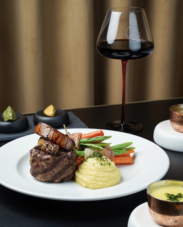 Carmelo's Steakhouse 5