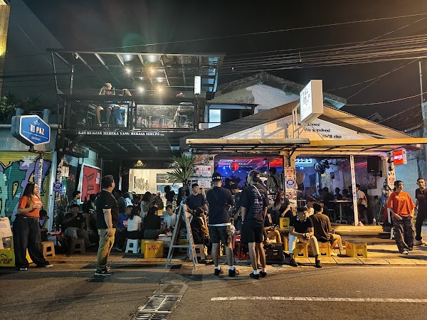TILLDROP BAR & RESTO 3
