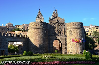 Puerta de Bisagra