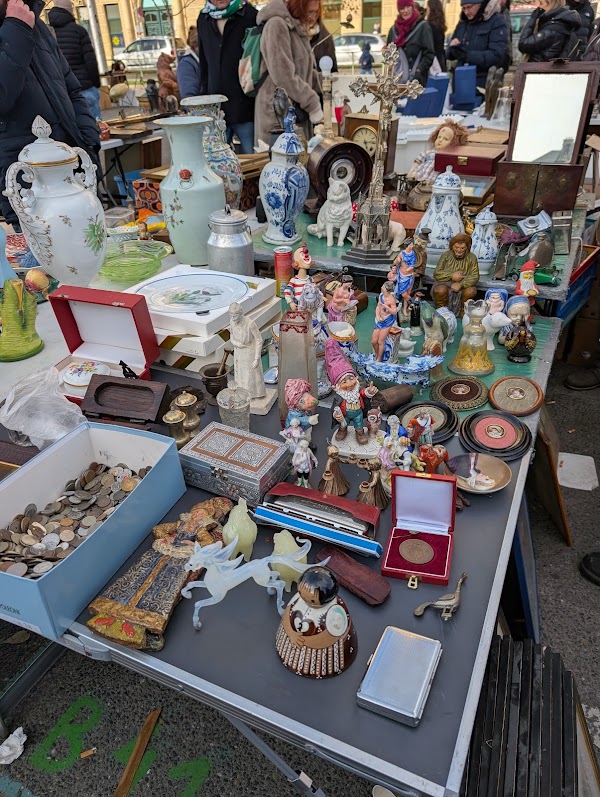 Kettenbrückengasse flea market 4