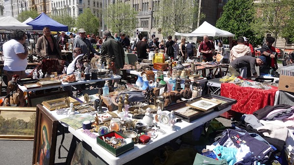 Kettenbrückengasse flea market 3