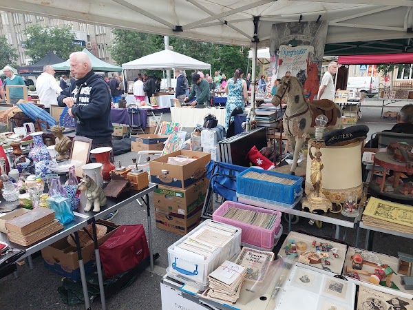 Kettenbrückengasse flea market 2