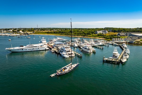 Champlin's Hotel, Marina & Resort
