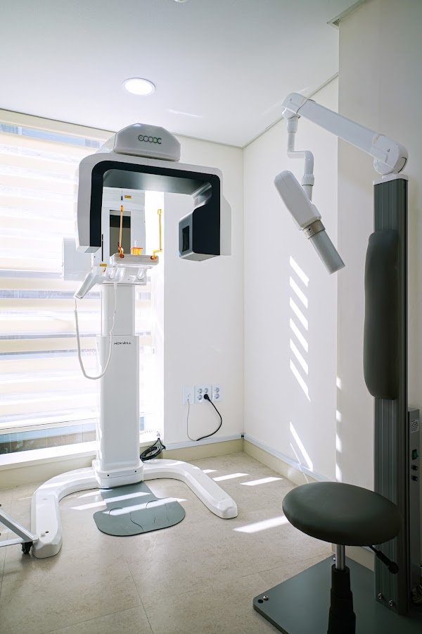 Bansuk International Dental Clinic, 반석치과보존과치과의원 3