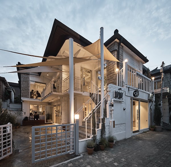 Coffee Libre (Yeonnam Branch) 3