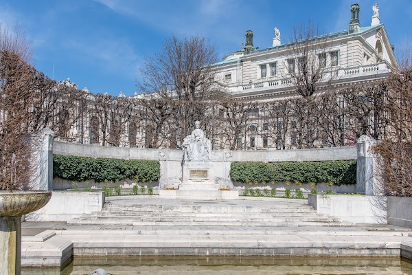 Kaiserin-Elisabeth-Denkmal 3