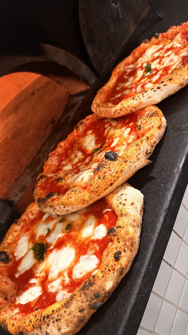 Pizzeria Laezza 5