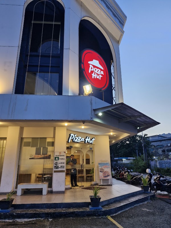 Pizza Hut Restoran 4