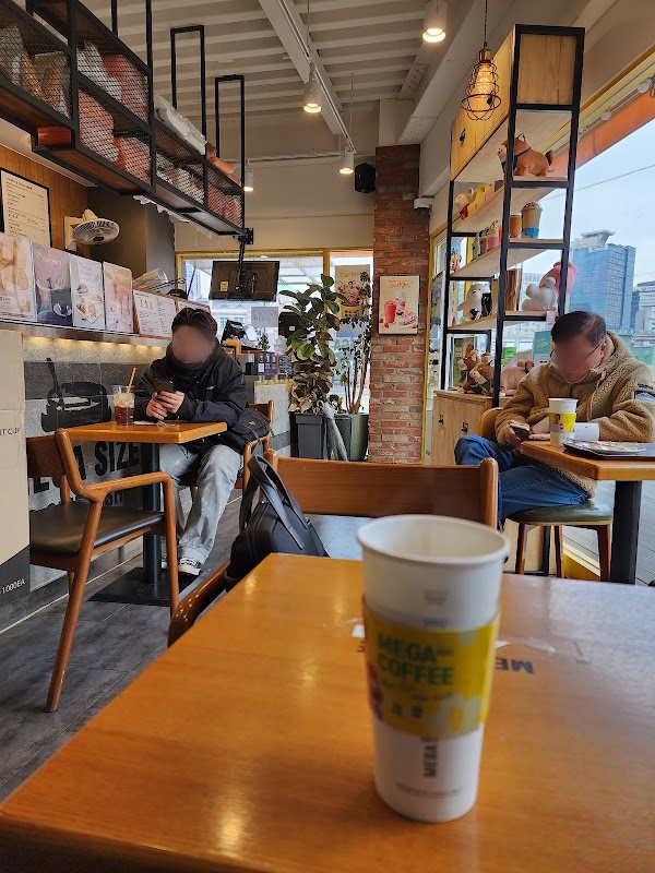 Mega Coffee Seoul Station Branch 5
