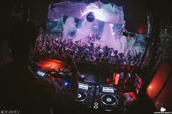 CLUB SPACE 1