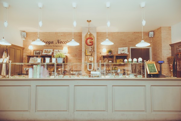 La Strega Nocciola Gelateria Artigianale - Firenze Ponte Vecchio