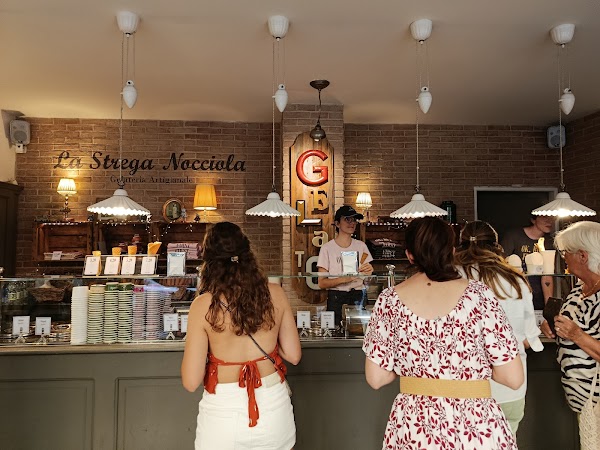 La Strega Nocciola Gelateria Artigianale - Firenze Ponte Vecchio 5