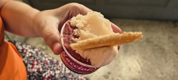 La Strega Nocciola Gelateria Artigianale - Firenze Ponte Vecchio 3
