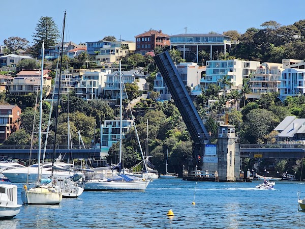 Spit bridge