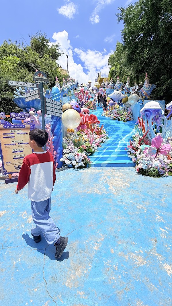 Xiaorenguo Theme Park 5