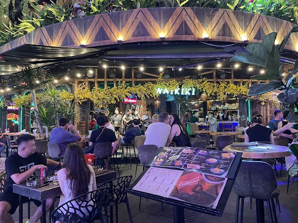 Waikiki Bar & Restaurant – Bùi Viện 4