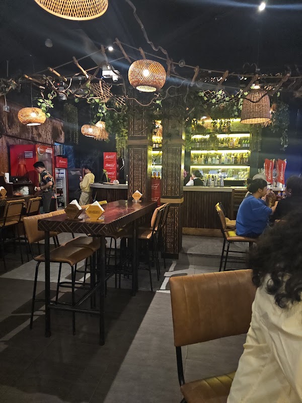 Waikiki Bar & Restaurant – Bùi Viện 2