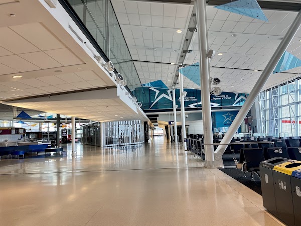 Montréal-Pierre Elliott Trudeau International Airport 2