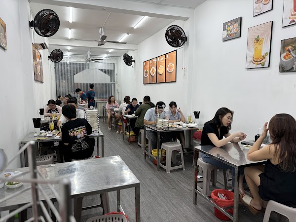 Bánh Ướt Ban Mê Dĩa chồng dĩa