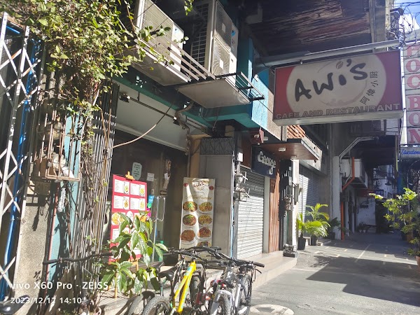 Awi's Cafe & Restauranthursdsy