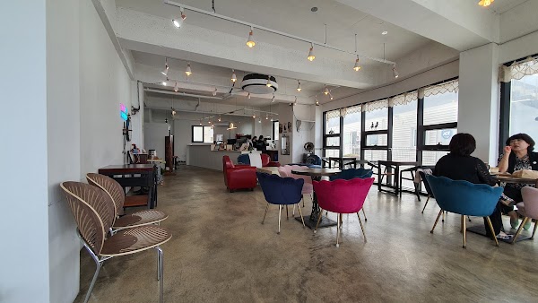 Bau cafe Main Branch 1