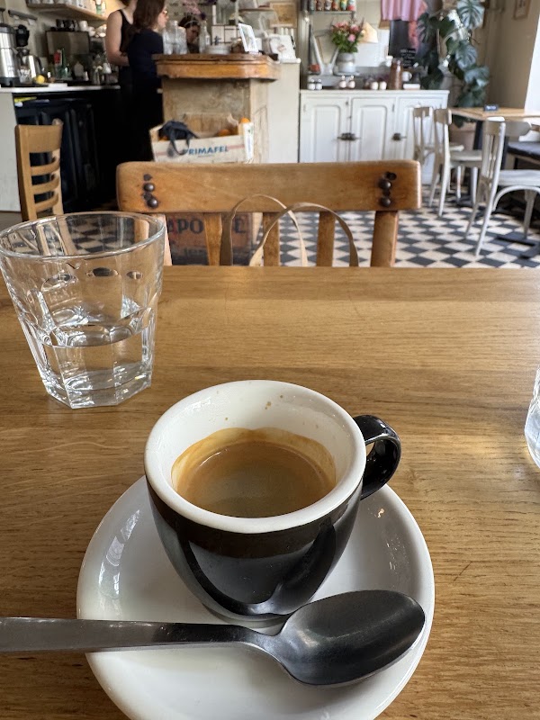 Les 5 Marches - café cantine 3