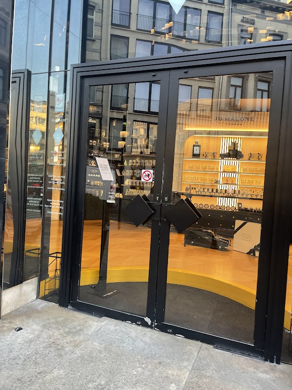 Diptyque 34 boulevard Saint-Germain Paris 5e 1