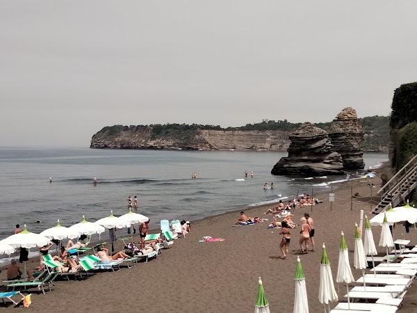 Free beach Chiaiolella 1