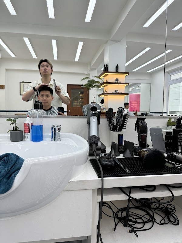 Too Far East Barber & Co. (Causeway Bay) 2