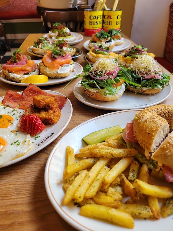 Mazál Bagels & Café – Ópera 4