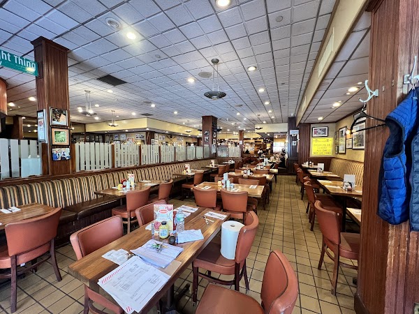 Junior's Restaurant & Bakery 5