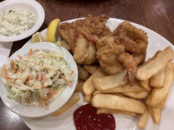 Junior's Restaurant & Bakery 3