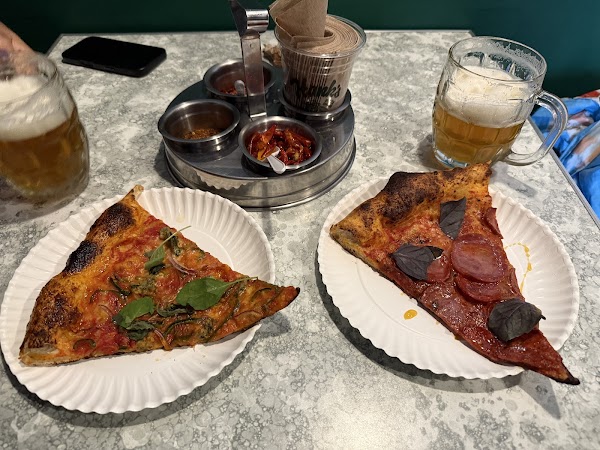 HANK’S Pizza Choza 4