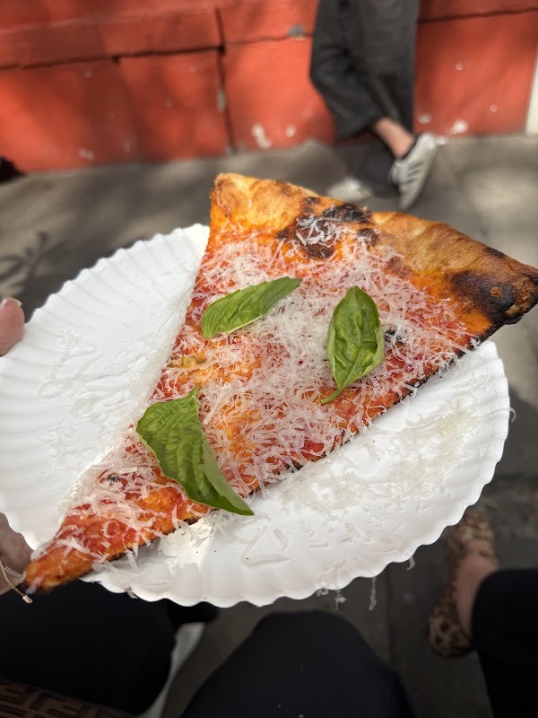 HANK’S Pizza Choza 3