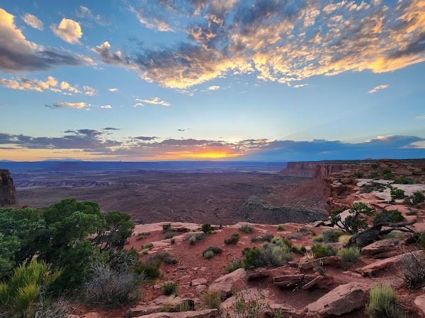 Orange Cliffs Overlook