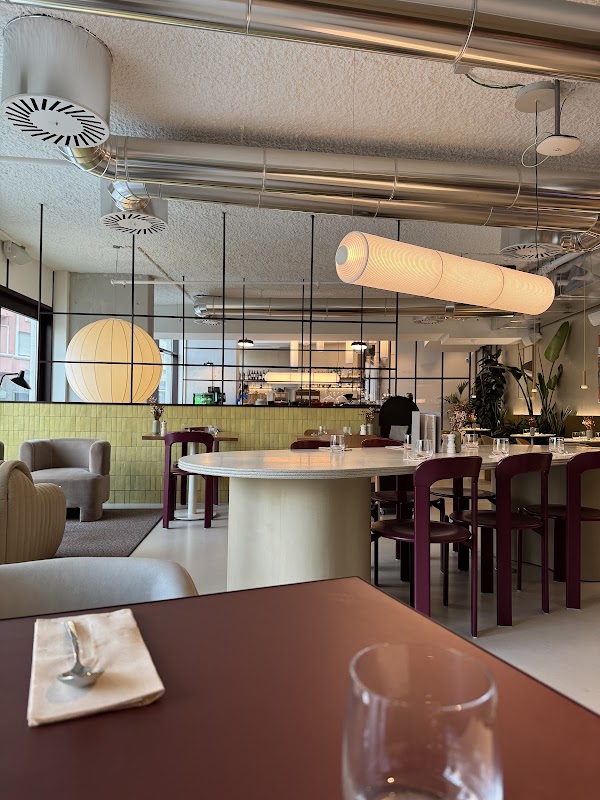 The Social Hub Restaurant & Bar Porto 4