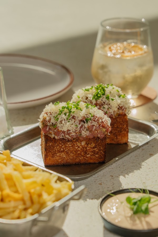 The Social Hub Restaurant & Bar Porto 3