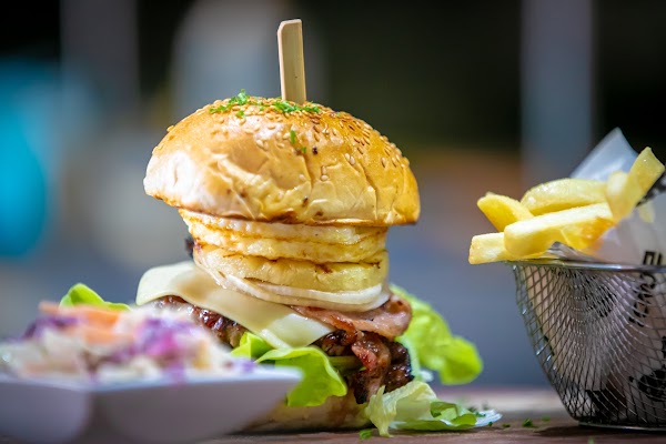 Bondi Aussie Bar & Grill Lamai 4