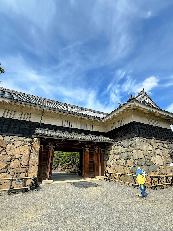 Matsumoto Castle Black Gate 1