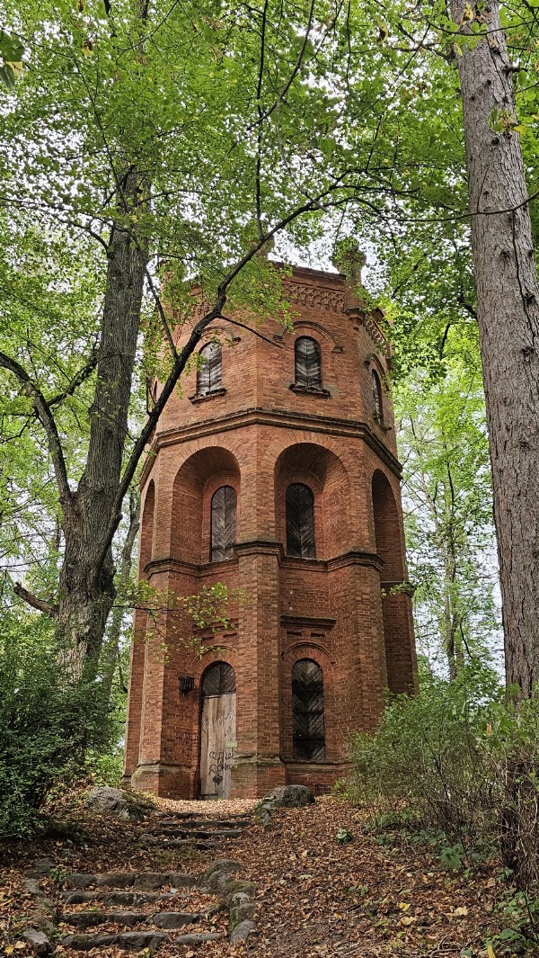 Lentvaris Manor 4