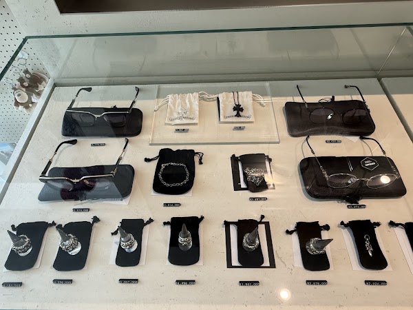 KREAM DOSAN FLAGSHIP STORE 2