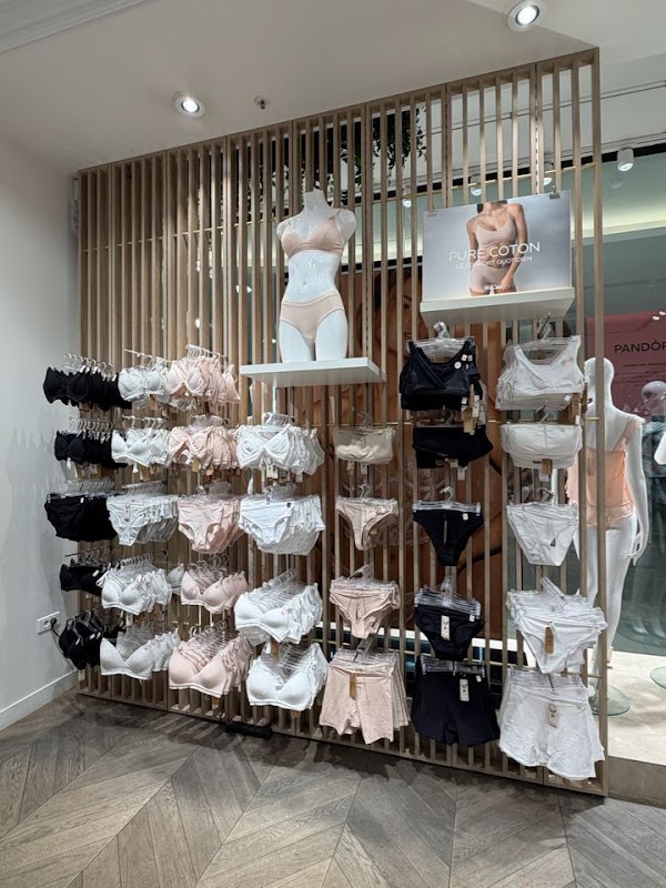 Etam Lingerie et Prêt-à-porter 3