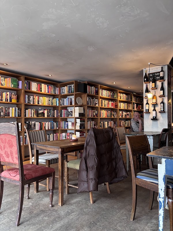 Løve’s Bog- og Vincafé 2