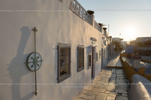 Oia Treasures Art Gallery