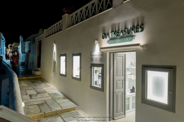 Oia Treasures Art Gallery 3